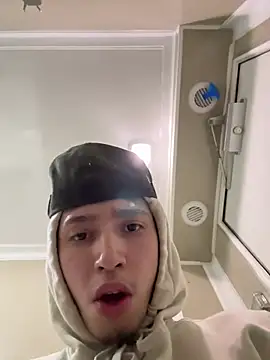 Snapshot of qbaby96 chatting on 02.27.25 qbaby96 online show from 02.27.25