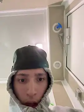 Snapshot of qbaby96 chatting on 03.04.25 qbaby96 online show from 03.04.25