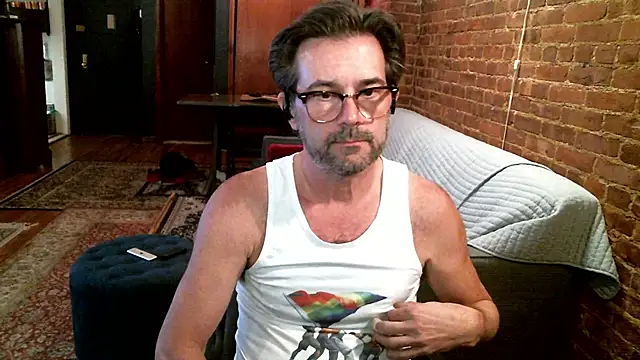 Snapshot of Johnny_Bottoms chatting on 04.25.26 Johnny Bottoms online show from 04.25.26