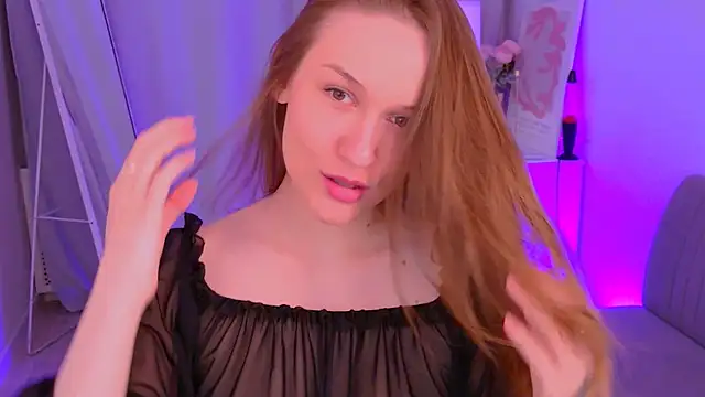 Hina  Derry online show from 04.15.26