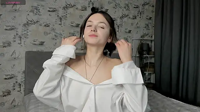 LilianGrindle online show from 03.15.25