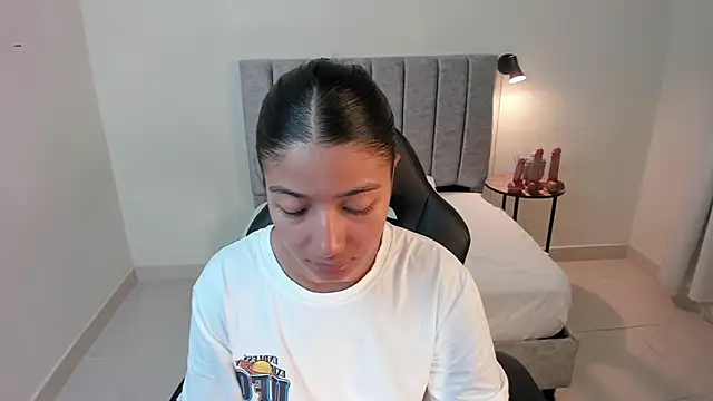 martina roldam online show from 10.22.25