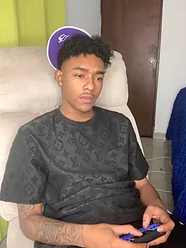 Snapshot of Boy_cock18 chatting on 10.12.25 Boy cock18 online show from 10.12.25