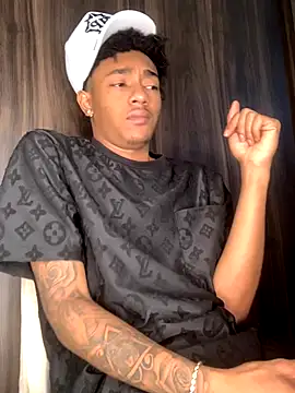 Snapshot of Boy_cock18 chatting on 11.04.25 Boy cock18 online show from 11.04.25