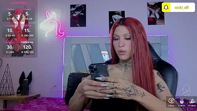 Snapshot of supradoll chatting on 09.19.25 supradoll online show from 09.19.25