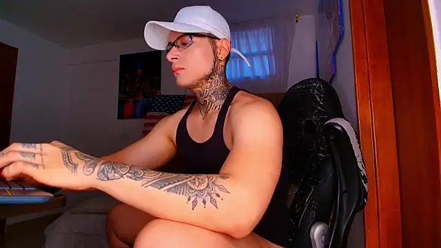 DennisWalkerr online show from 10.10.25