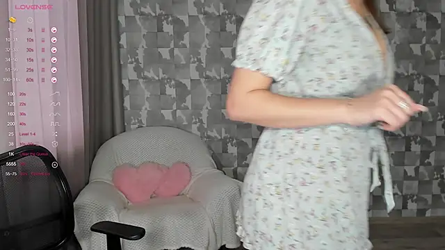 Snapshot of Lovely_Lure chatting on 03.06.25 Lovely Lure online show from 03.06.25