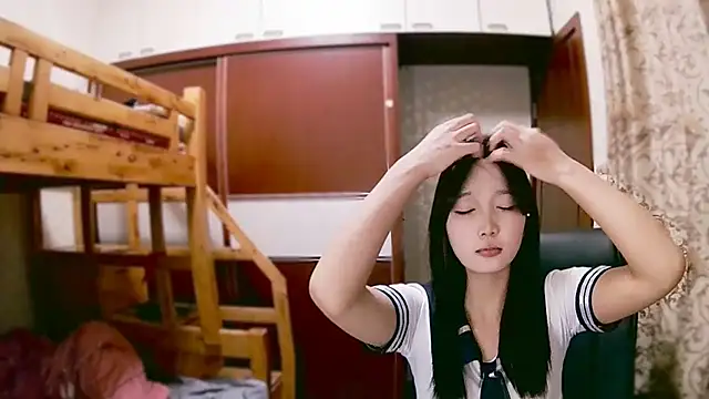 lulu-2002 online show from 12.29.24