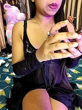 Little  Lia online show from 11.18.25