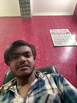 Snapshot of chotasins43 chatting on 01.28.25 chotasins43 online show from 01.28.25