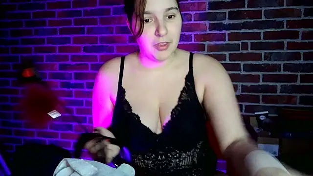 Snapshot of Heleneecesmecs2 chatting on 01.01.25 Heleneecesmecs2 online show from 01.01.25