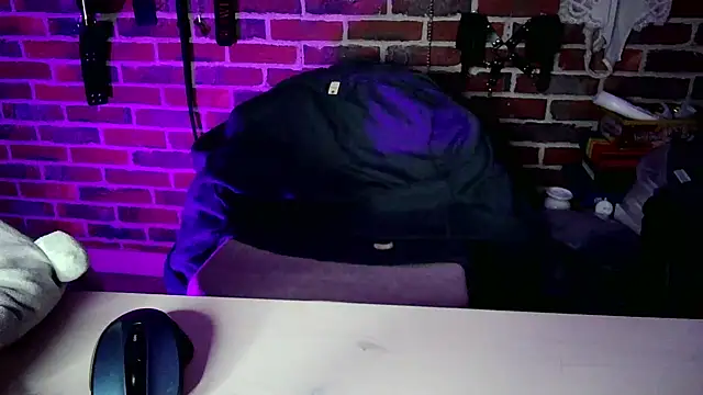 Snapshot of Heleneecesmecs2 chatting on 01.29.25 Heleneecesmecs2 online show from 01.29.25