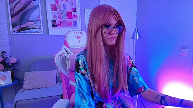 NellieLoyns online show from 02.09.25