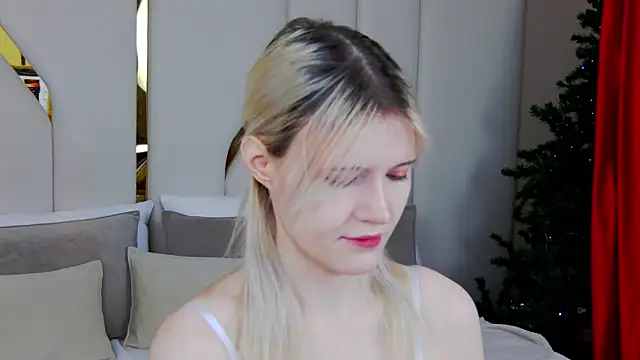 NellieLoyns online show from 12.16.25