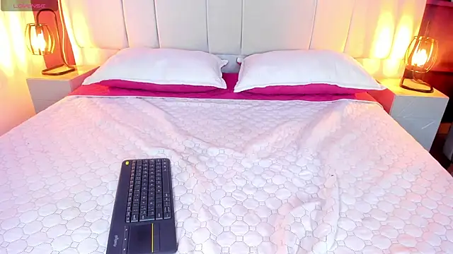 PamelaEvans   online show from 01.11.25