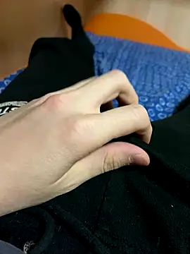 Snapshot of Dvddd chatting on 11.26.25 Dvddd online show from 11.26.25