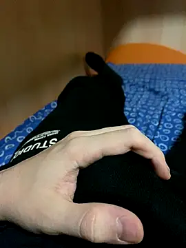 Snapshot of Dvddd chatting on 11.27.25 Dvddd online show from 11.27.25