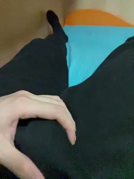 Snapshot of Dvddd chatting on 12.04.25 Dvddd online show from 12.04.25