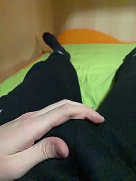 Snapshot of Dvddd chatting on 12.20.25 Dvddd online show from 12.20.25