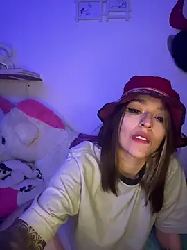 Snapshot of BlueStoneX chatting on 01.19.25 BlueStoneX online show from 01.19.25