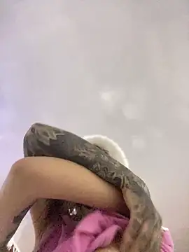 Snapshot of BlueStoneX chatting on 11.14.25 BlueStoneX online show from 11.14.25