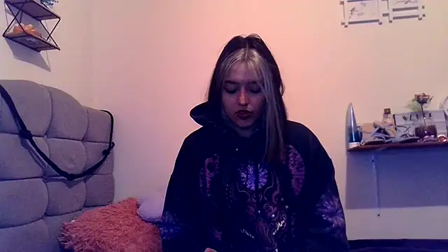 Snapshot of BlueStoneX chatting on 02.09.26 BlueStoneX online show from 02.09.26