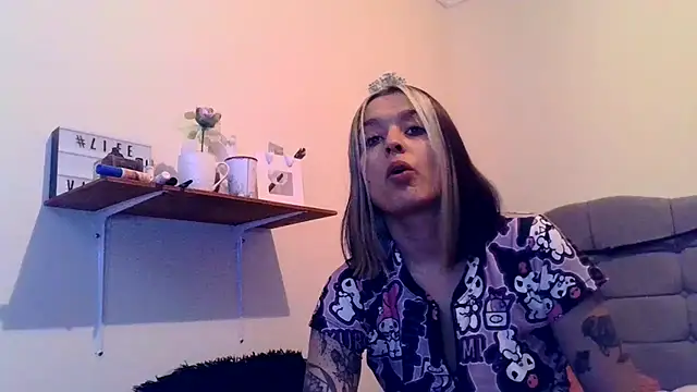 Snapshot of BlueStoneX chatting on 03.04.26 BlueStoneX online show from 03.04.26