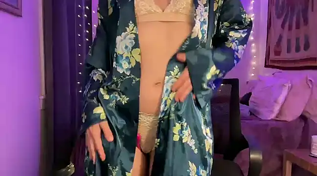 leahsparkles online show from 03.19.25