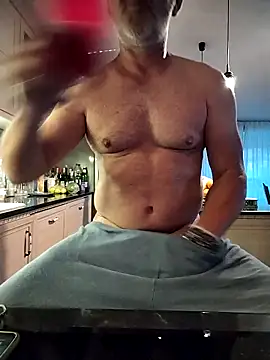 Snapshot of kevincumporn chatting on 05.16.26 kevincumporn online show from 05.16.26