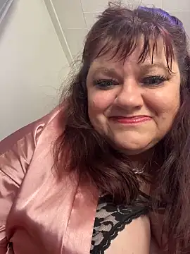 Snapshot of Luciouslouise72@xh chatting on 09.11.25 Luciouslouise72xh online show from 09.11.25