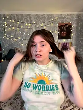 Snapshot of Sabrina_shells chatting on 11.06.25 Sabrina shells online show from 11.06.25