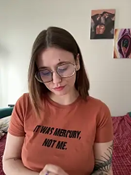 Snapshot of Sabrina_shells chatting on 04.04.26 Sabrina shells online show from 04.04.26