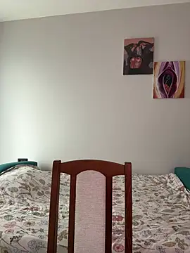 Snapshot of Sabrina_shells chatting on 04.08.26 Sabrina shells online show from 04.08.26