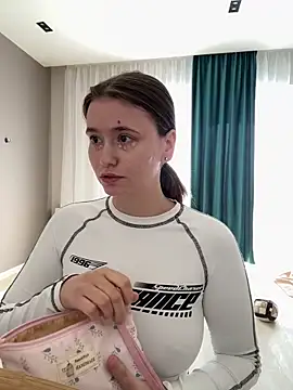 Snapshot of Sabrina_shells chatting on 04.09.26 Sabrina shells online show from 04.09.26