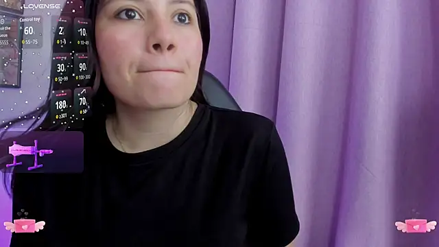 Snapshot of Carolina_Burninng chatting on 09.22.25 Carolina Burninng online show from 09.22.25