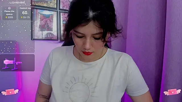 Snapshot of Carolina_Burninng chatting on 09.24.25 Carolina Burninng online show from 09.24.25