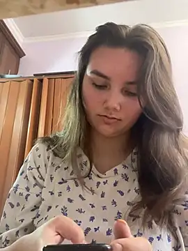 Snapshot of Dreamyblushfairy chatting on 12.29.24 Dreamyblushfairy online show from 12.29.24