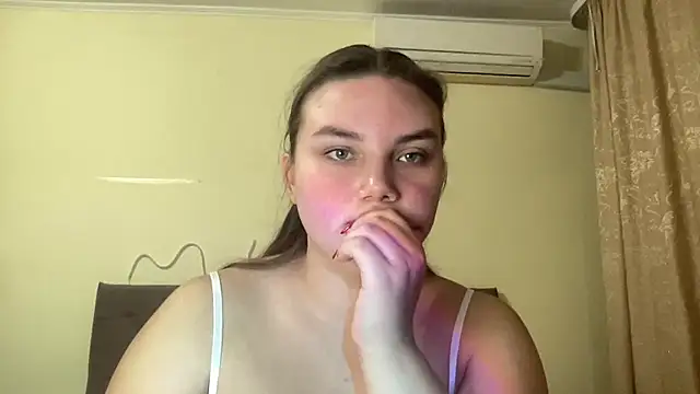 Snapshot of Dreamyblushfairy chatting on 10.03.25 Dreamyblushfairy online show from 10.03.25