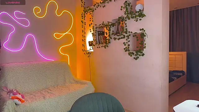 RobertAndLinela online show from 09.28.25