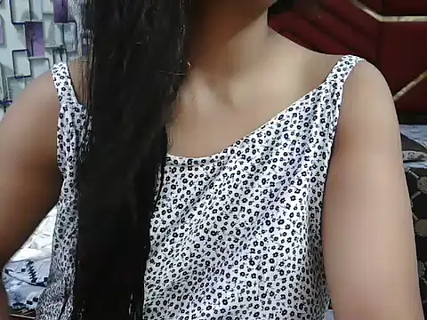 Snapshot of Somiya87 chatting on 09.26.25 Somiya87 online show from 09.26.25