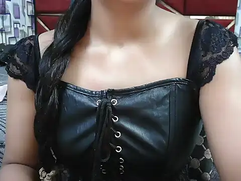 Snapshot of Somiya87 chatting on 10.31.25 Somiya87 online show from 10.31.25