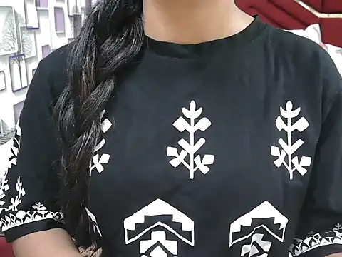 Snapshot of Somiya87 chatting on 12.04.25 Somiya87 online show from 12.04.25