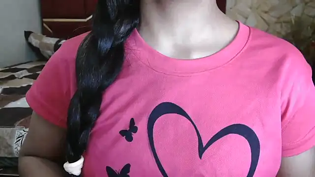 Snapshot of Somiya87 chatting on 02.22.26 Somiya87 online show from 02.22.26