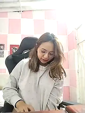 Paulina mosh online show from 03.04.25