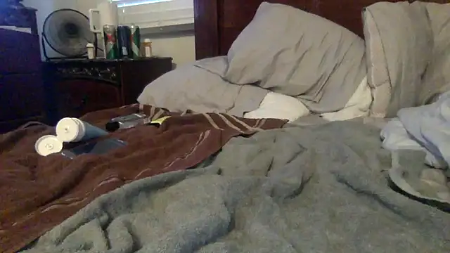 Snapshot of bubblebut420 chatting on 12.24.24 bubblebut420 online show from 12.24.24