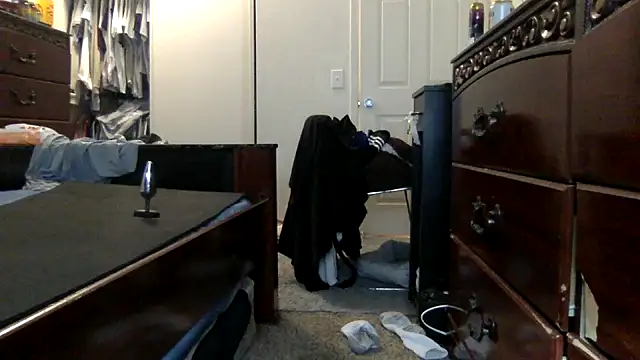 Snapshot of bubblebut420 chatting on 10.30.25 bubblebut420 online show from 10.30.25