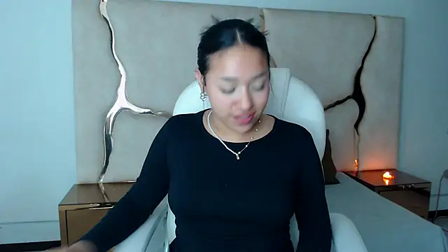 Snapshot of IsabellRodriguez18 chatting on 02.27.25 IsabellRodriguez18 online show from 02.27.25