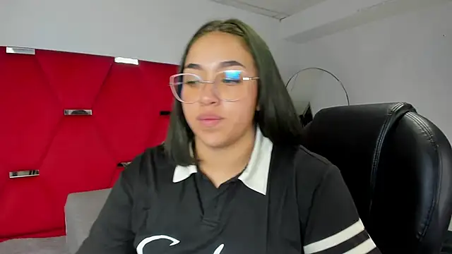 IsabellRodriguez18 online show from 01.10.26