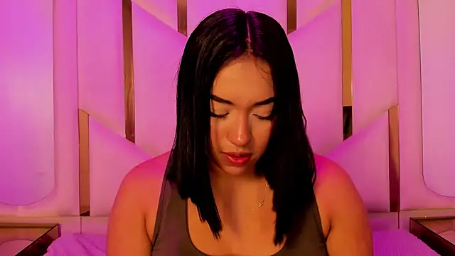 IsabellRodriguez18 online show from 05.15.26