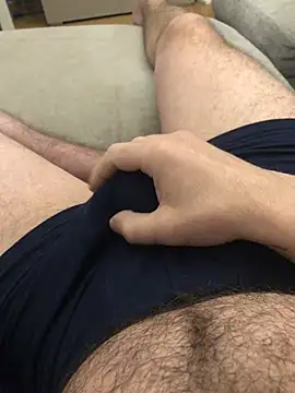 Snapshot of 22TT2295 chatting on 12.29.24 22TT2295 online show from 12.29.24